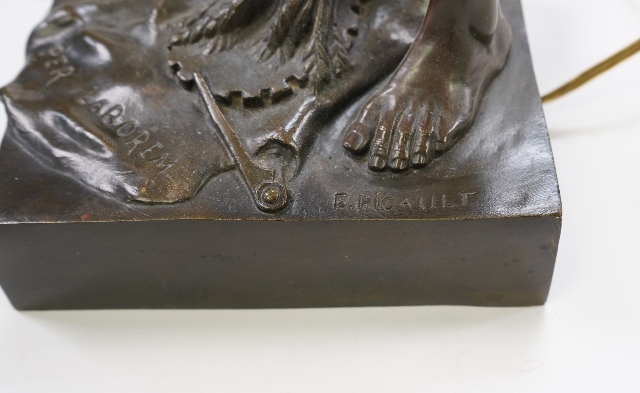 A Chinese export gilt decorated black lacquer sewing box, 19th century